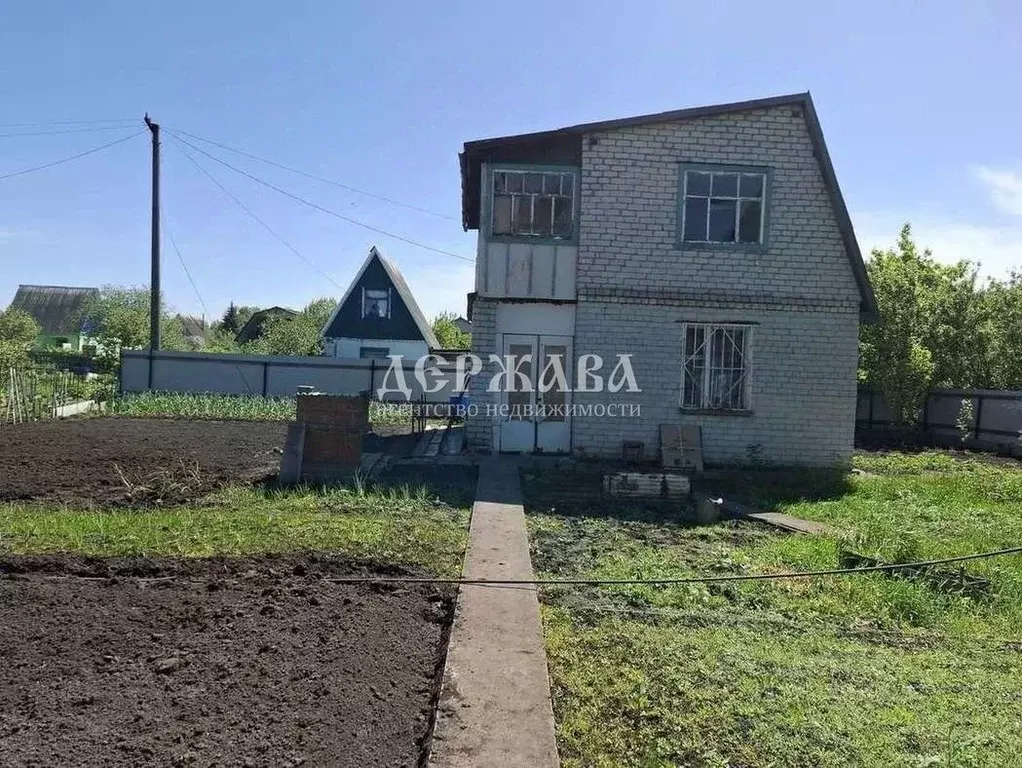 Дом в Белгородская область, Старооскольский городской округ, с. ... - Фото 1