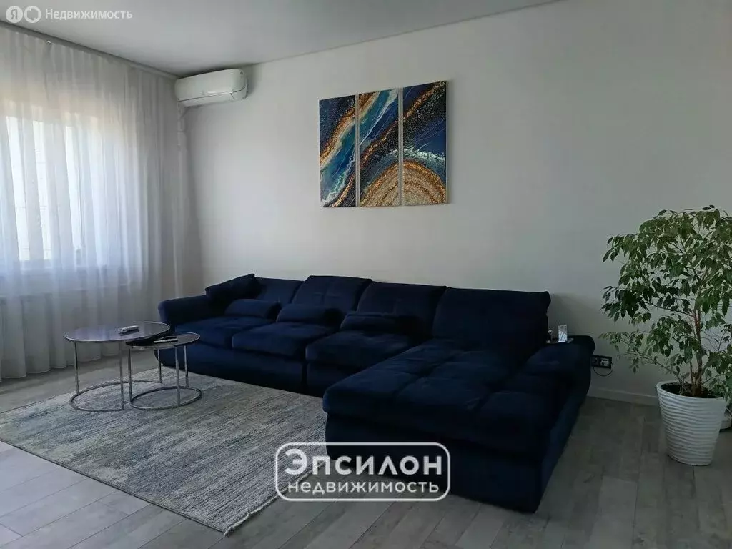 3-комнатная квартира: Курск, Хуторская улица, 4 (109.8 м) - Фото 0