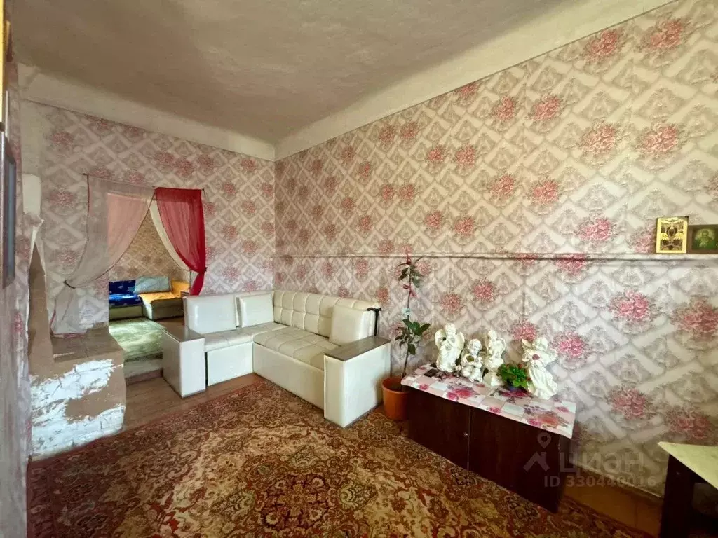 2-к кв. Псковская область, Остров ул. 25 Октября, 38 (42.0 м) - Фото 1