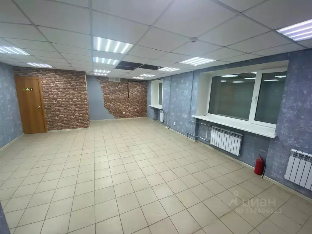 Торговая площадь в Свердловская область, Екатеринбург ул. ... - Фото 0