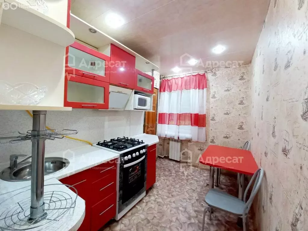 3-комнатная квартира: Волгоград, улица Лодыгина, 2 (68.5 м) - Фото 0