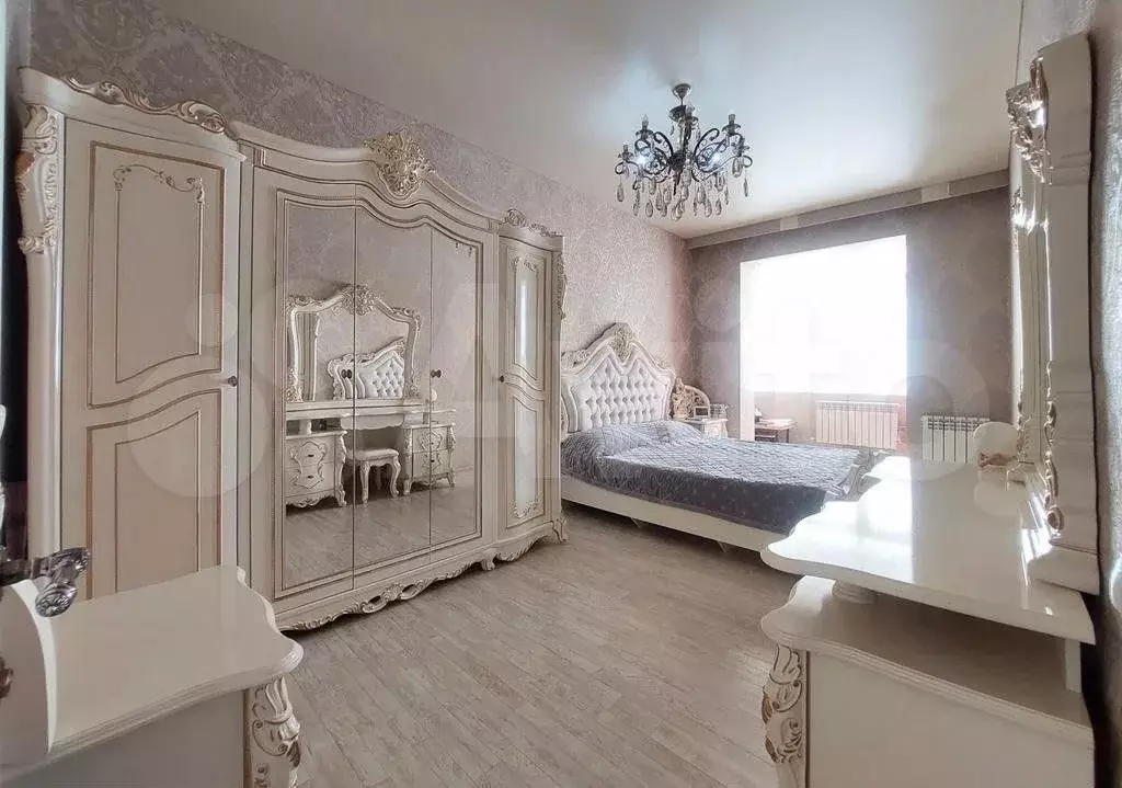 3-к. квартира, 90 м, 4/6 эт. - Фото 1