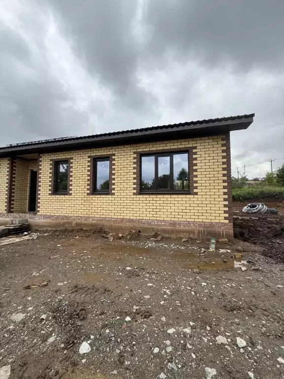 Дом в Башкортостан, Уфимский район, Красноярский сельсовет, с. ... - Фото 1