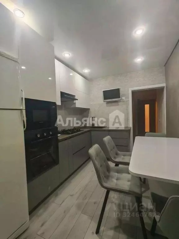 3-к кв. Краснодарский край, Усть-Лабинск Красная ул., 228 (57.1 м) - Фото 1