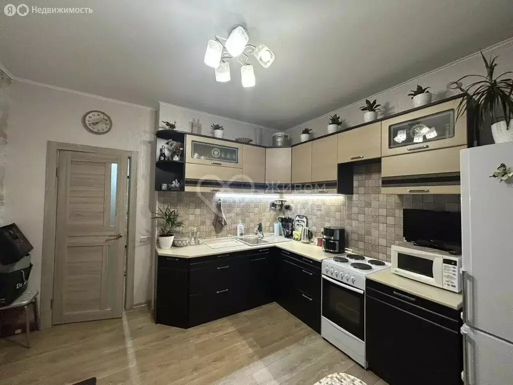 2-комнатная квартира: Волгоград, улица Малиновского, 10А (54 м) - Фото 1