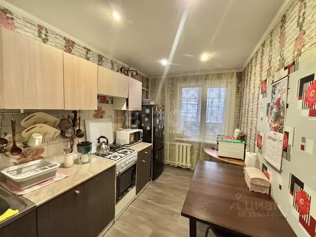 3-к кв. Псковская область, Остров пер. Освобождения, 8 (58.2 м) - Фото 1