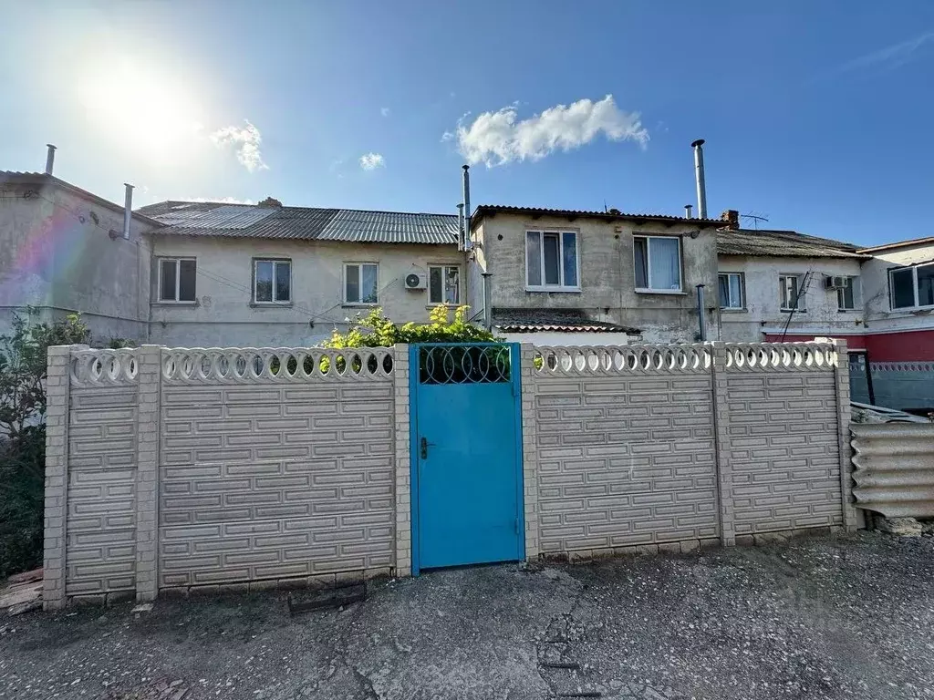 3-к кв. Крым, Джанкойский район, Изумрудновское с/пос, с. Дмитриевка ... - Фото 1