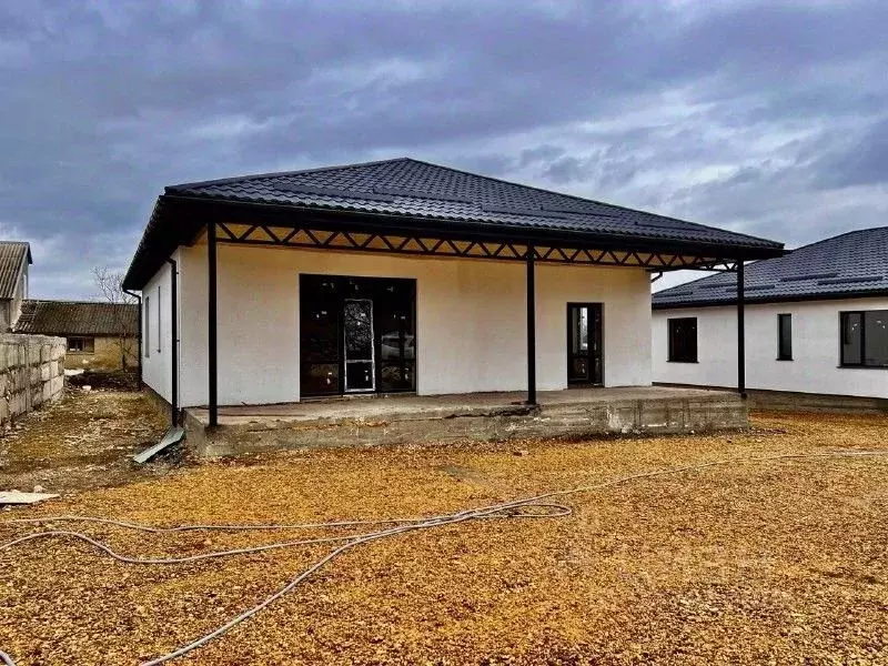 Дом в Крым, Симферопольский район, Трудовское с/пос, с. Ивановка ул. ... - Фото 1