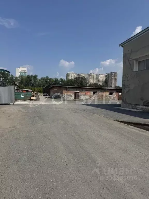 Помещение свободного назначения в Тюменская область, Тюмень ул. 30 лет ... - Фото 1