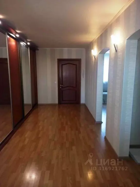 3-к кв. Свердловская область, Екатеринбург ул. Крестинского, 51 (80.0 ... - Фото 1