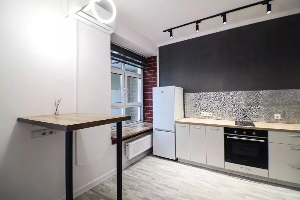 Студия Алтайский край, Барнаул ул. 1905 года, 25 (33.0 м) - Фото 1