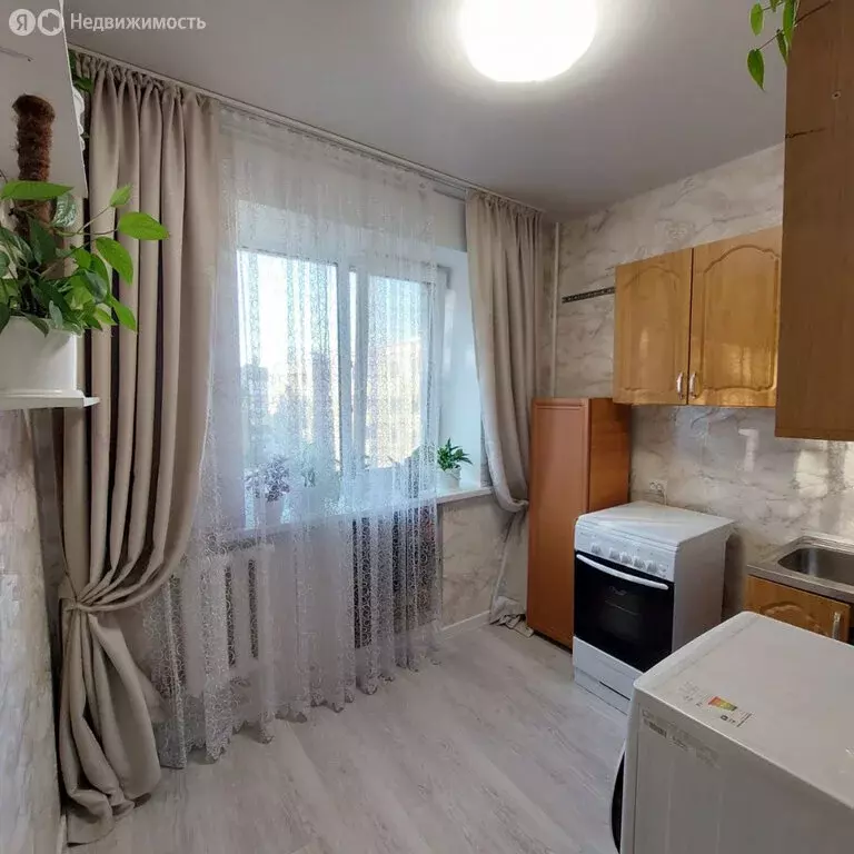 3-комнатная квартира: Брянск, улица Абашева, 5 (62 м) - Фото 1