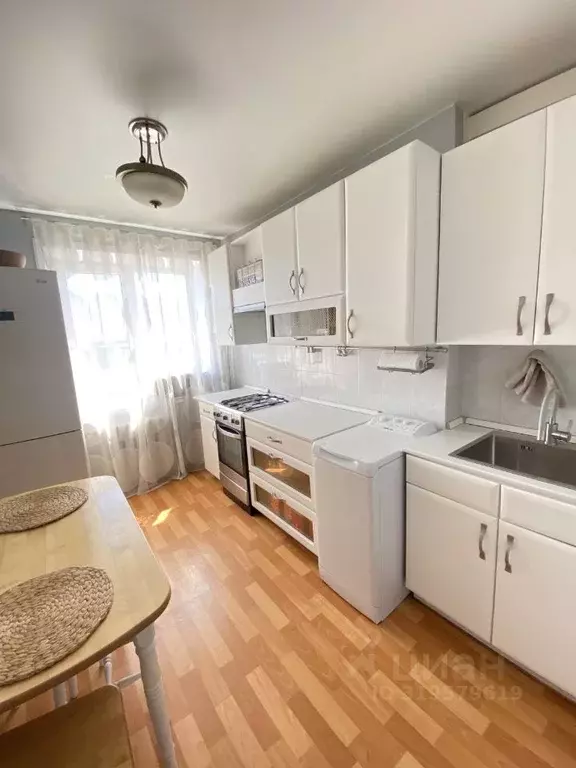 3-к кв. Астраханская область, Астрахань ул. Савушкина, 49 (60.5 м) - Фото 0