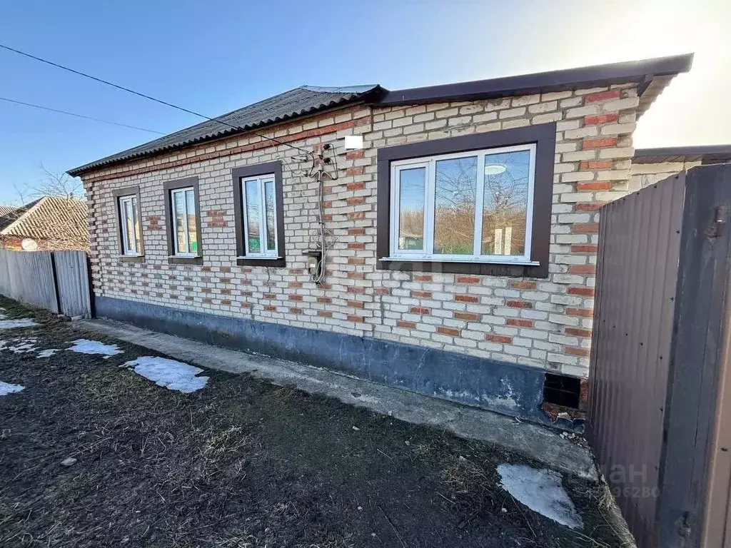 Дом в Белгородская область, Валуйки ул. Никольская, 192 (72 м) - Фото 1