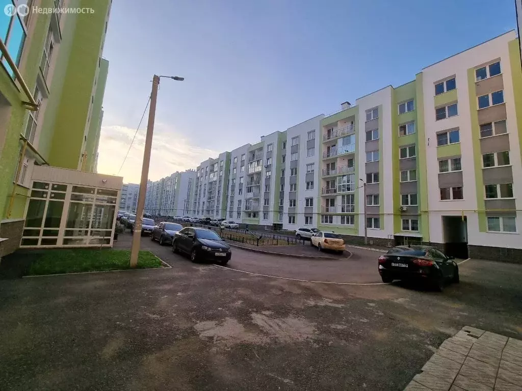 3-комнатная квартира: Миловка, проспект Чижова, 4 (71 м) - Фото 1