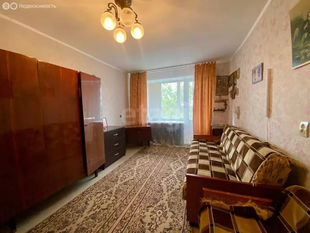 1-комнатная квартира: Порхов, улица Пушкина, 1 (33 м) - Фото 1
