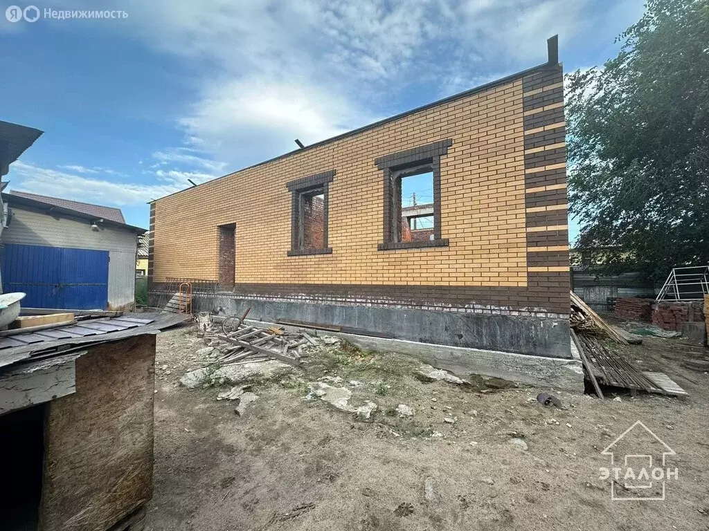 Дом в Омск, улица 13-я Линия, 57 (120 м) - Фото 1
