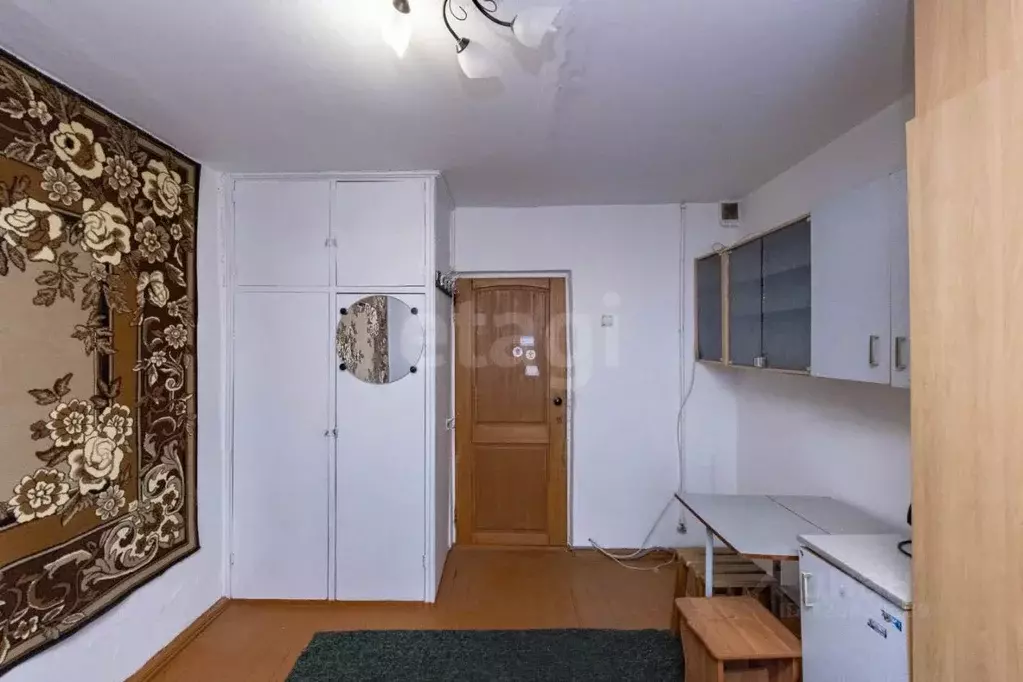 Комната Тюменская область, Тюмень ул. Республики, 212 (12.7 м) - Фото 1