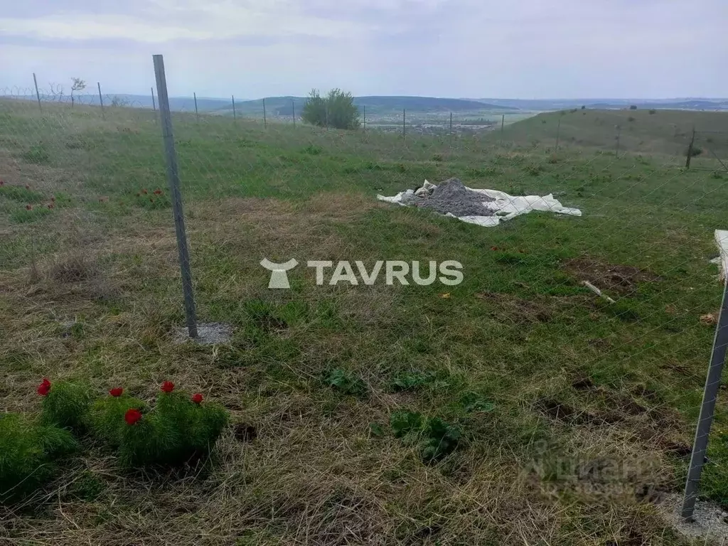 Участок в Крым, Симферопольский район, Трудовское с/пос, с. Ивановка, ... - Фото 1