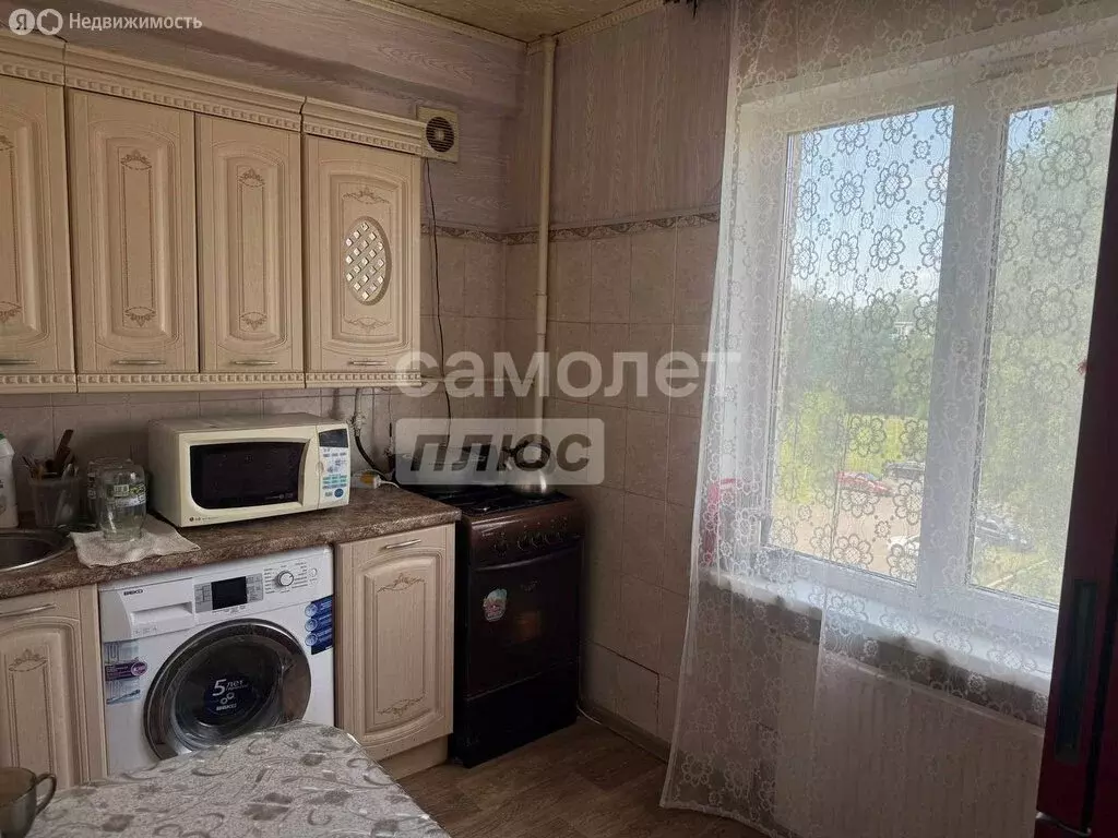4-комнатная квартира: Ижевск, улица А.Н. Сабурова, 31 (68 м) - Фото 1