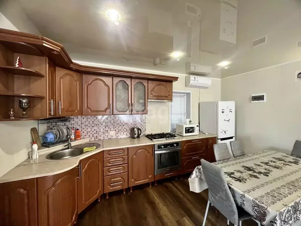 Дом в Астраханская область, Володарский район, с. Зеленга Сборная ул., ... - Фото 1