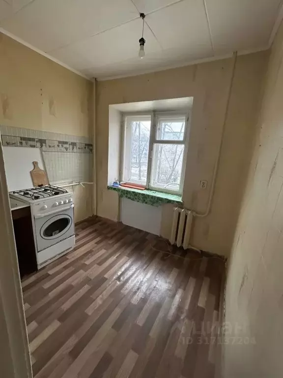 3-к кв. Ленинградская область, Тихвин 1-й мкр, 9 (55.0 м) - Фото 0