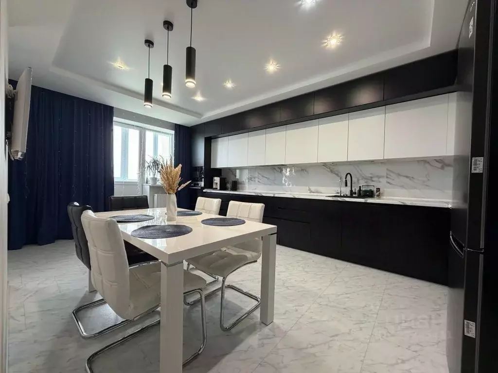 3-к кв. Самарская область, Самара ул. Петра Алабина, 6 (101.7 м) - Фото 1