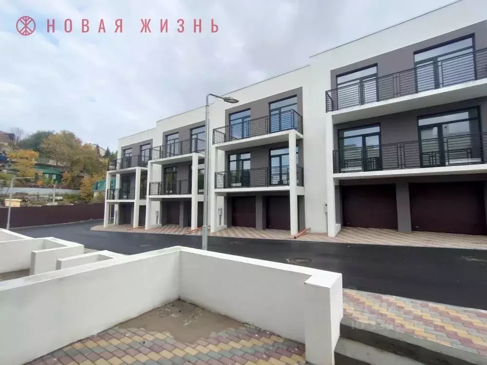 Таунхаус в Самарская область, Самара ул. Берег реки Волги, 9 (373 м) - Фото 1