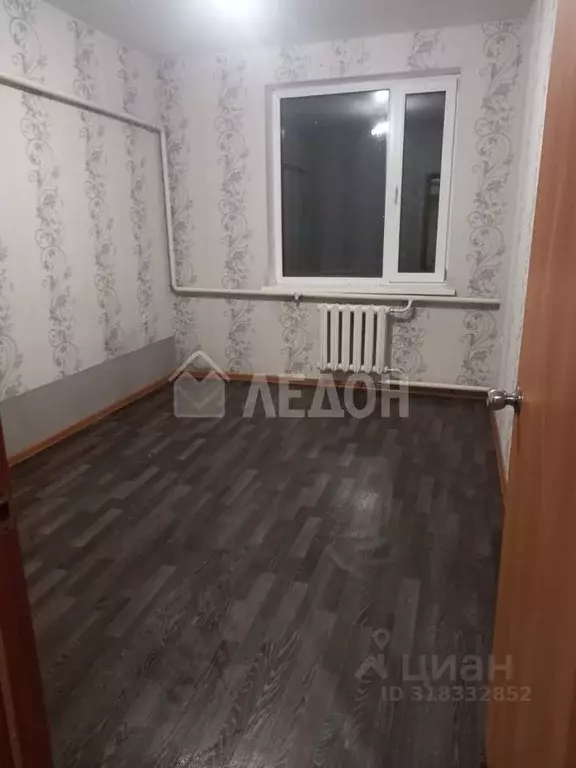 4-к кв. Омская область, Нововаршавка рп ул. Восточная, 12 (74.0 м) - Фото 1