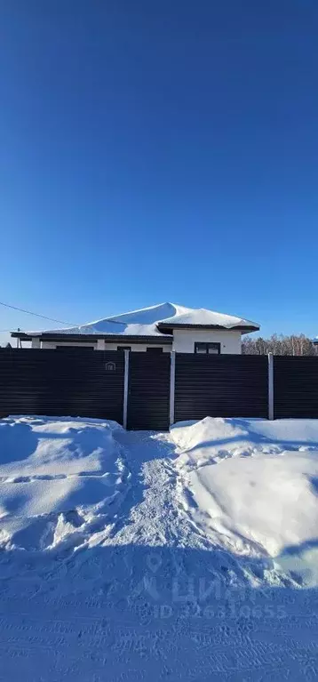 Дом в Иркутская область, Иркутский муниципальный округ, д. Карлук ул. ... - Фото 1