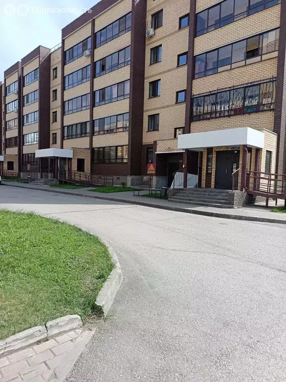 2-комнатная квартира: Набережные Челны, улица Виктора Полякова, 8 ... - Фото 0