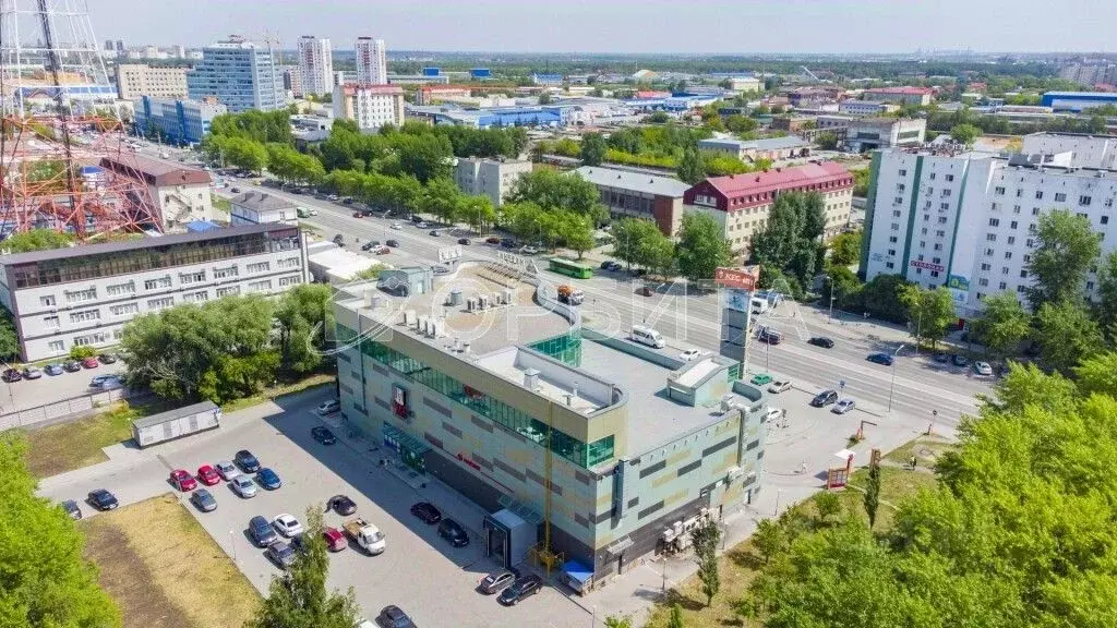 Торговая площадь в Тюменская область, Тюмень ул. Пермякова, 7Б (200 м) - Фото 1