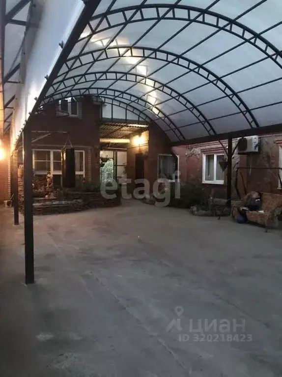 Дом в Ростовская область, Батайск Белорусская ул. (200 м) - Фото 0