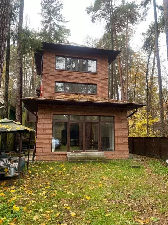 Дом в Московская область, Одинцовский городской округ, пос. Николина ... - Фото 1