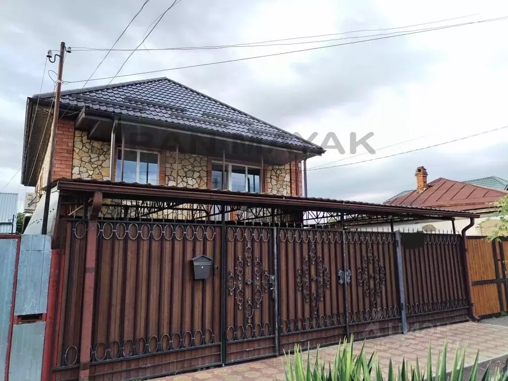 Дом в Адыгея, Майкоп Комсомольская ул., 190 (147 м) - Фото 1