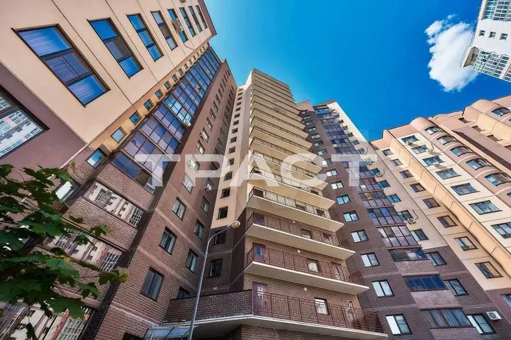 3-к. квартира, 82 м, 9/17 эт. - Фото 1