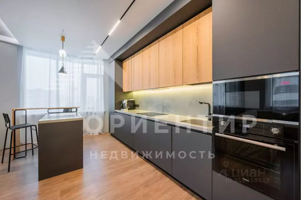 2-к кв. Свердловская область, Екатеринбург ул. Машинная, 1Б/5 (86.2 м) - Фото 0