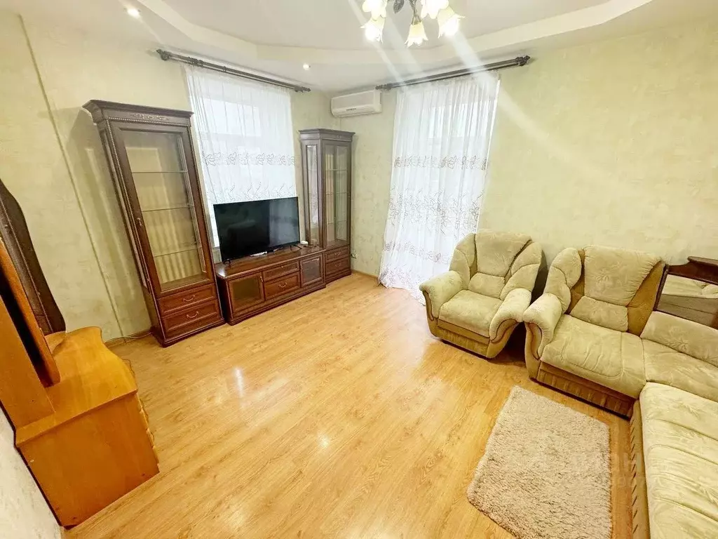 2-к кв. Башкортостан, Уфа ул. Ленина, 84 (60.0 м) - Фото 0