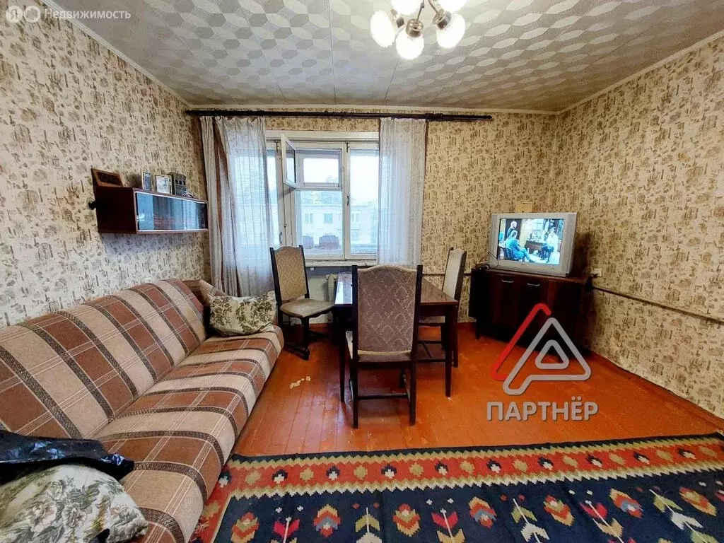 3-комнатная квартира: Димитровград, улица М. Тореза, 8 (67 м) - Фото 0