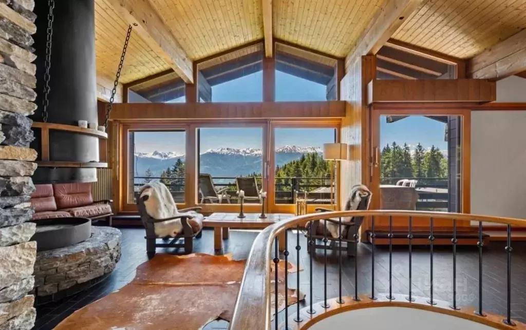 Дом в Краснодарский край, Сочи Красная Поляна пгт, ул. Дальняя (210 м) - Фото 1