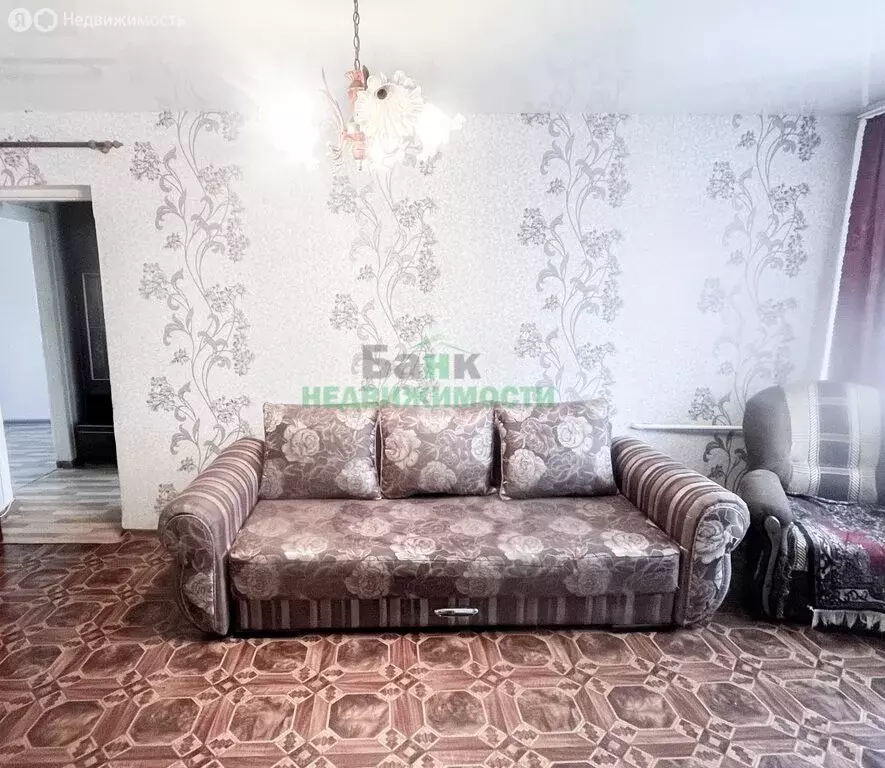 3-комнатная квартира: Балаково, улица Набережная Леонова, 14 (55 м) - Фото 0