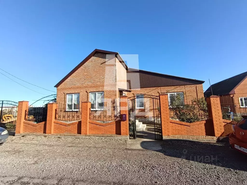 Дом в Ростовская область, Неклиновский район, Новобессергеневское ... - Фото 1