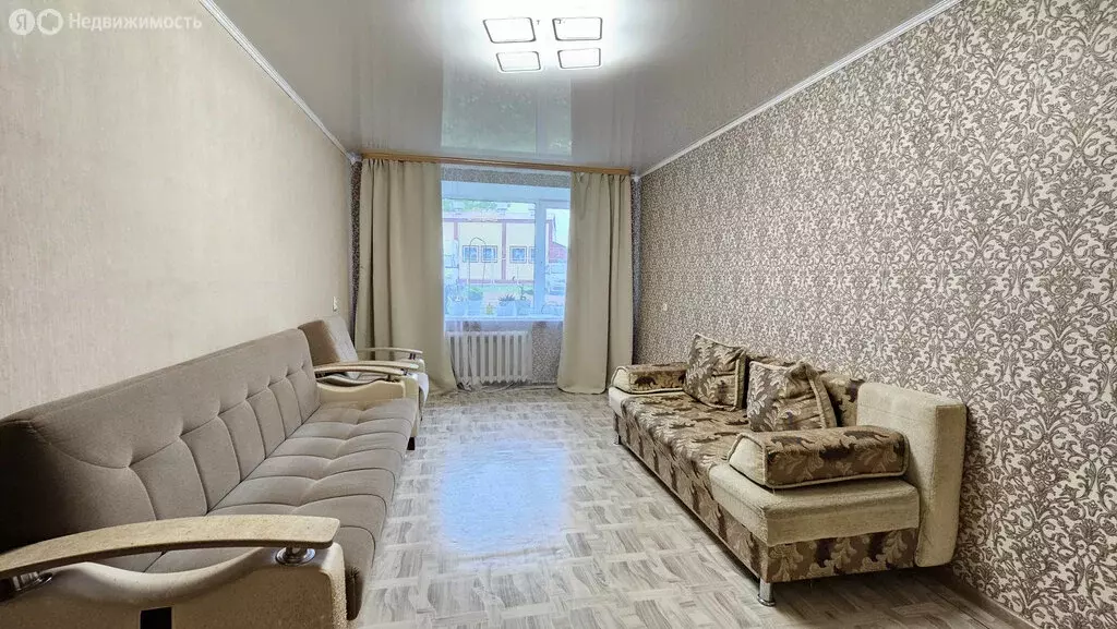 3-комнатная квартира: Октябрьский, 21-й микрорайон, 12 (62.6 м) - Фото 0