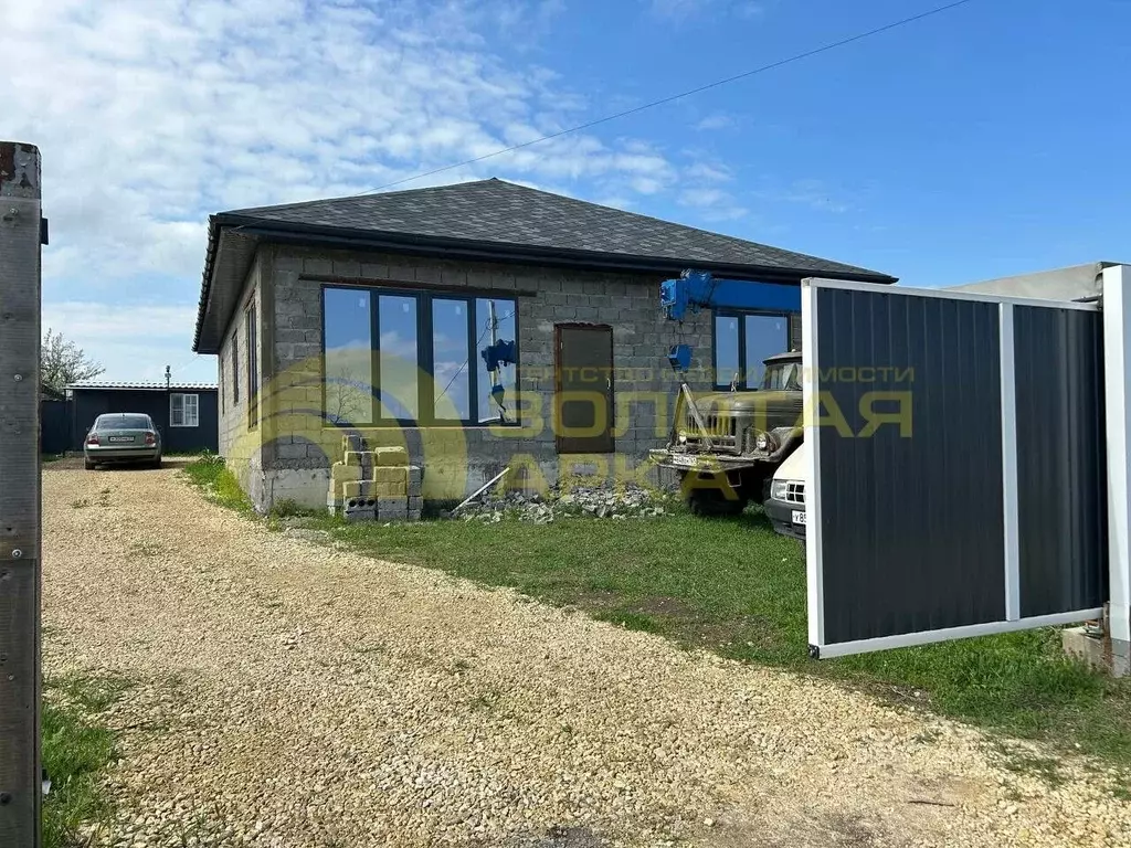 Дом в Краснодарский край, Крымский район, Крымское городское ... - Фото 1