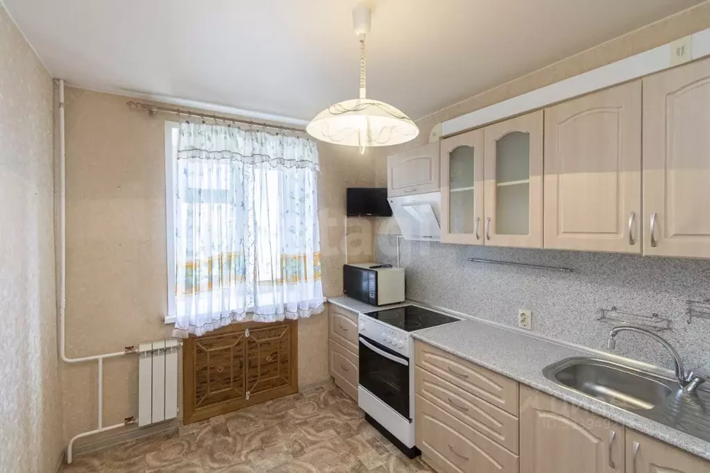 3-к кв. Тюменская область, Тюмень ул. 50 лет Октября, 21А (61.0 м) - Фото 1