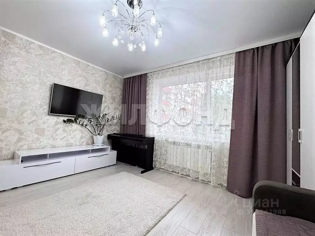 2-к кв. Хакасия, Абакан ул. Тельмана, 94 (40.2 м) - Фото 0