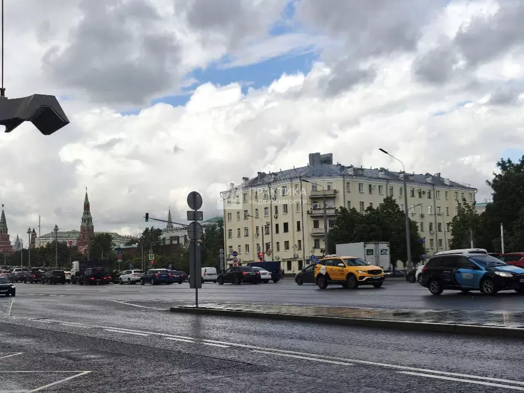 Продается 4-комнатная квартира - Фото 1
