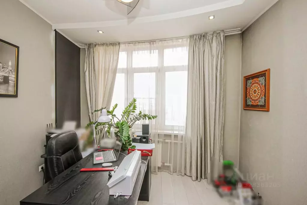 4-к кв. Бурятия, Улан-Удэ ул. Мокрова, 28А (121.1 м) - Фото 1