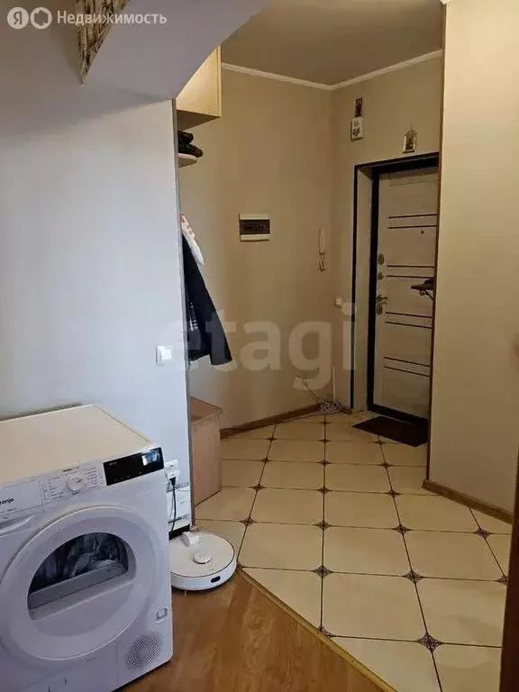 3-комнатная квартира: Калининград, улица Толбухина, 10 (70.9 м) - Фото 0