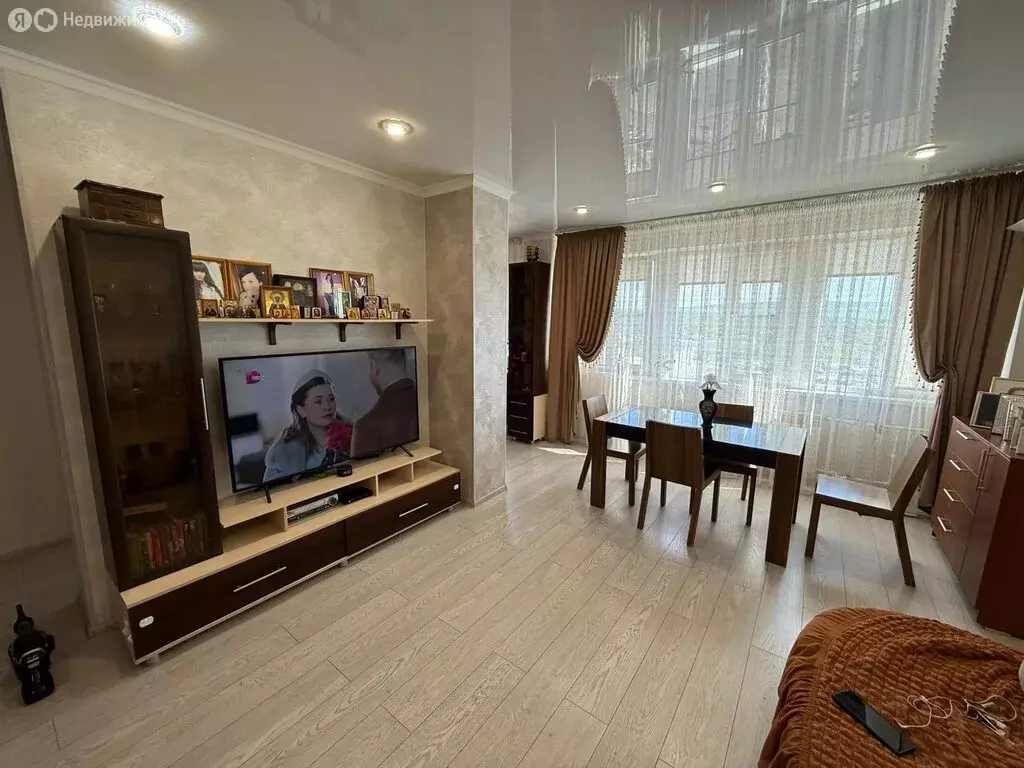 3-комнатная квартира: Невинномысск, улица Калинина, 175 (73 м) - Фото 1